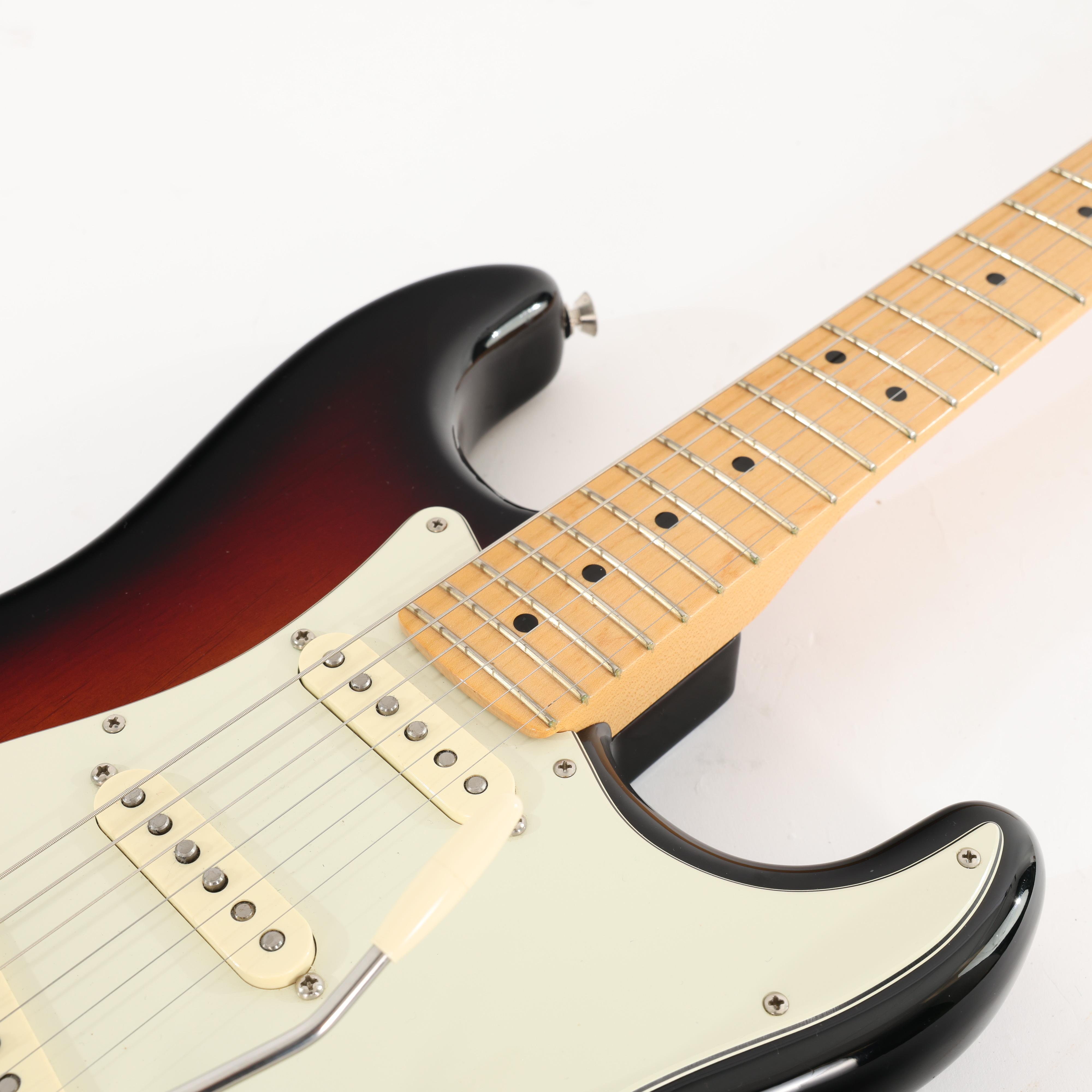 【廃盤】Fender USA American Pro Stratocaster Second Hand Fender American Pro Stratocaster 2017 in sunburst